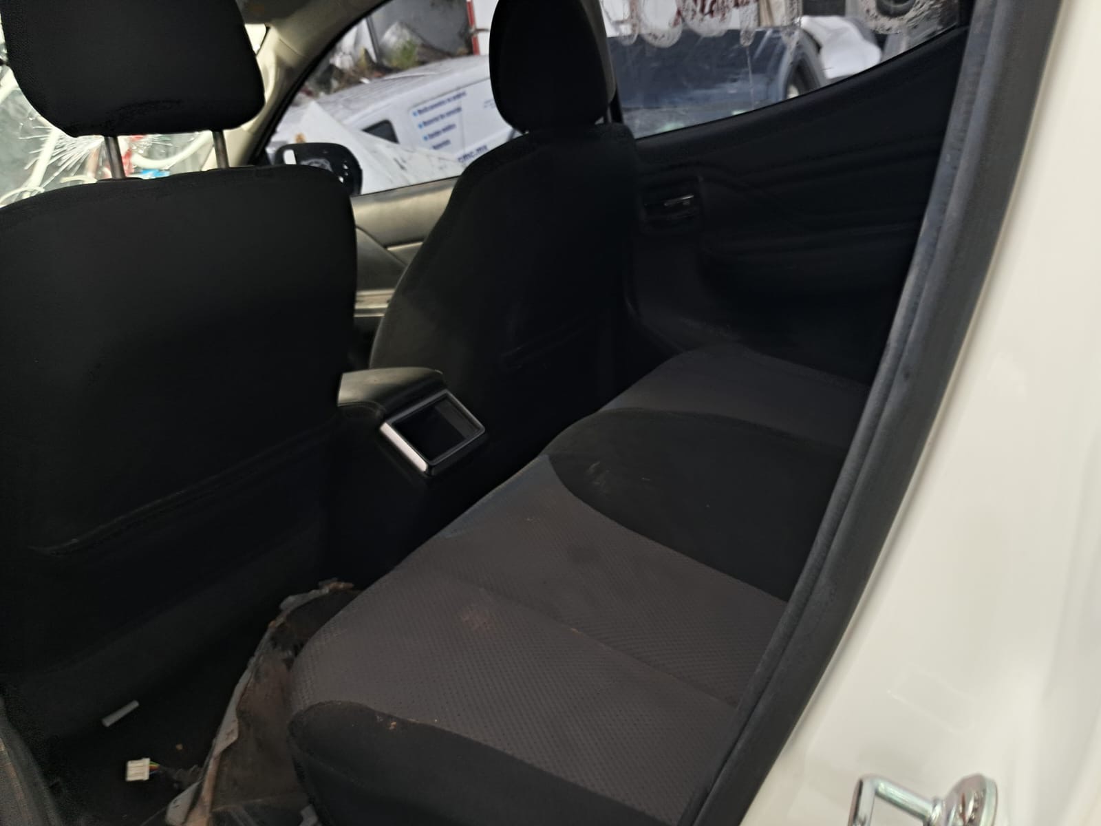 a1651e76-4dfe-4147-818c-087bfc7af1dd